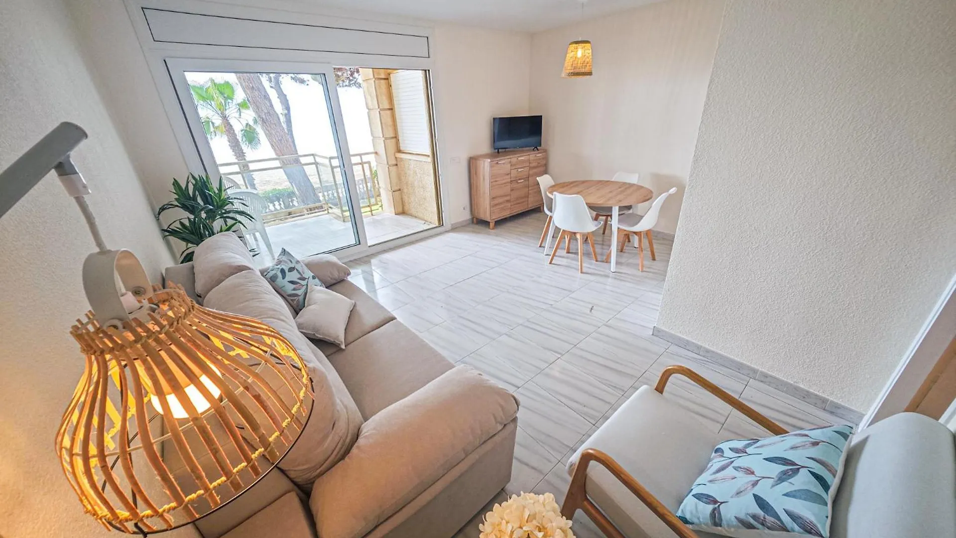Versalles C 1 1 - Only Families Cambrils Apartament