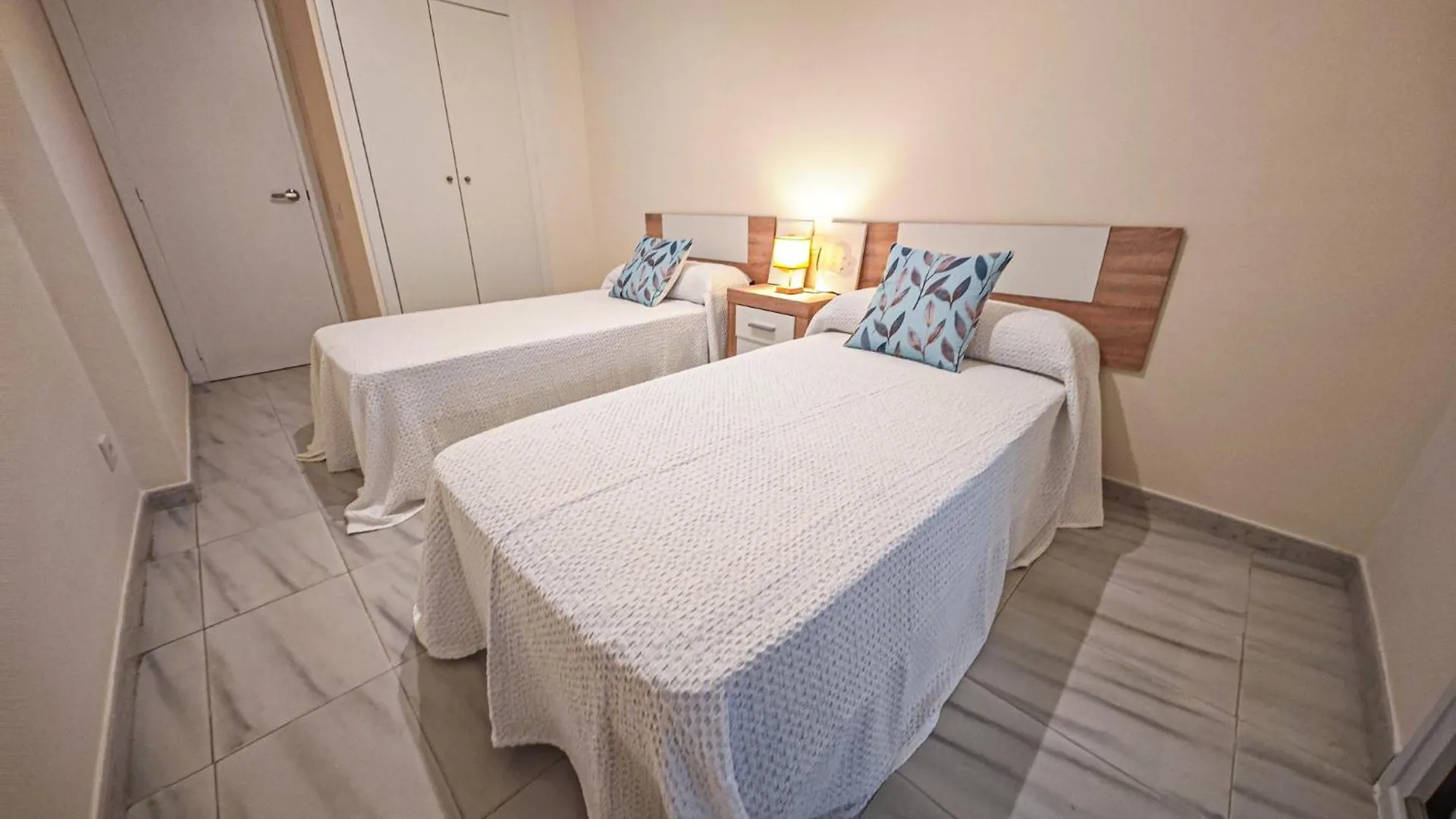 Versalles C 1 1 - Only Families Cambrils Apartament